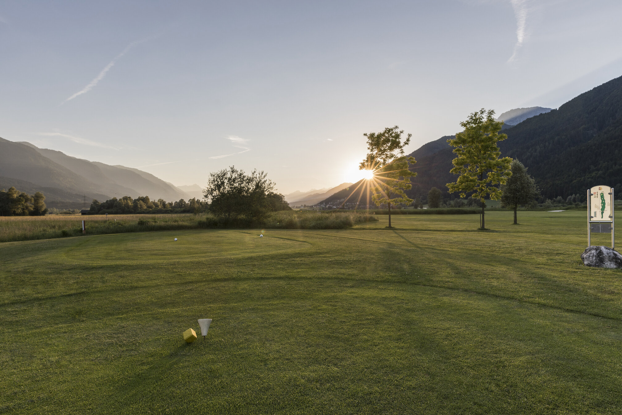 Sonnenuntergang am Golfplatz