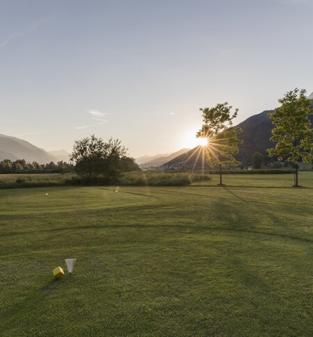 Sonnenuntergang am Golfplatz