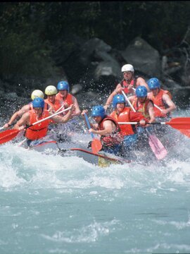 Gruppe beim Rafting