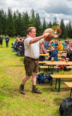 Der Chef beim Musizieren